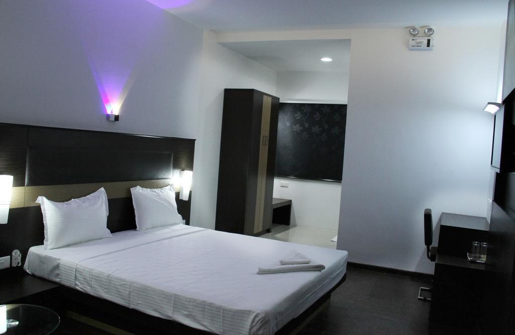 Hotel The Home Tirupur Kültér fotó