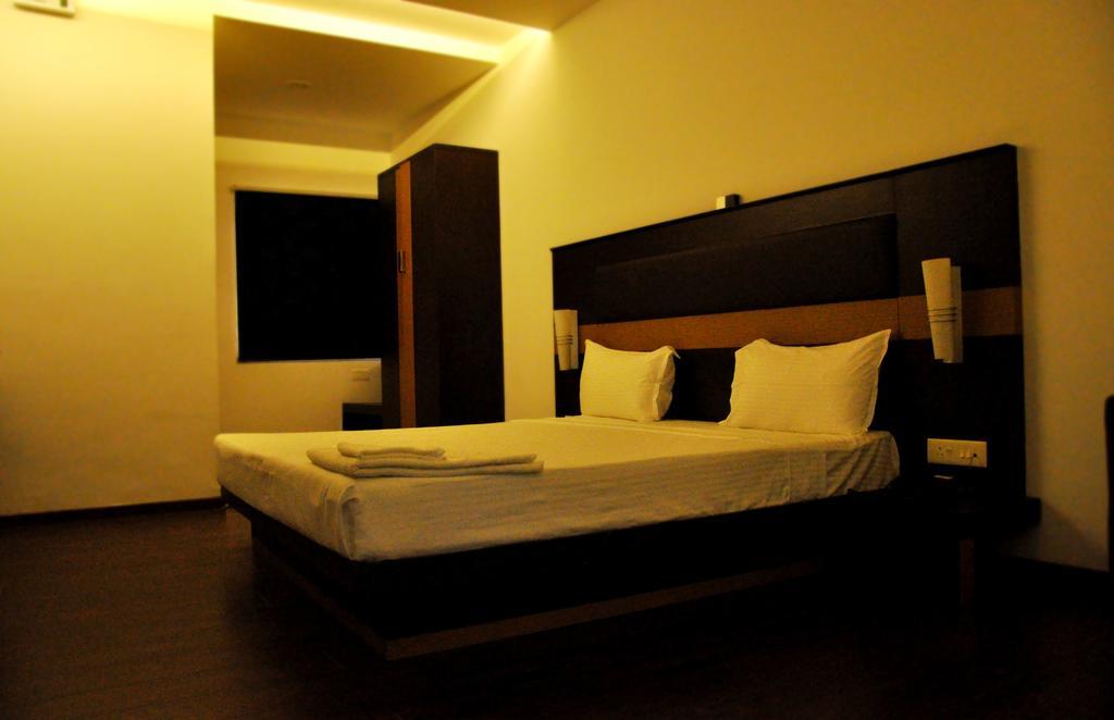 Hotel The Home Tirupur Kültér fotó