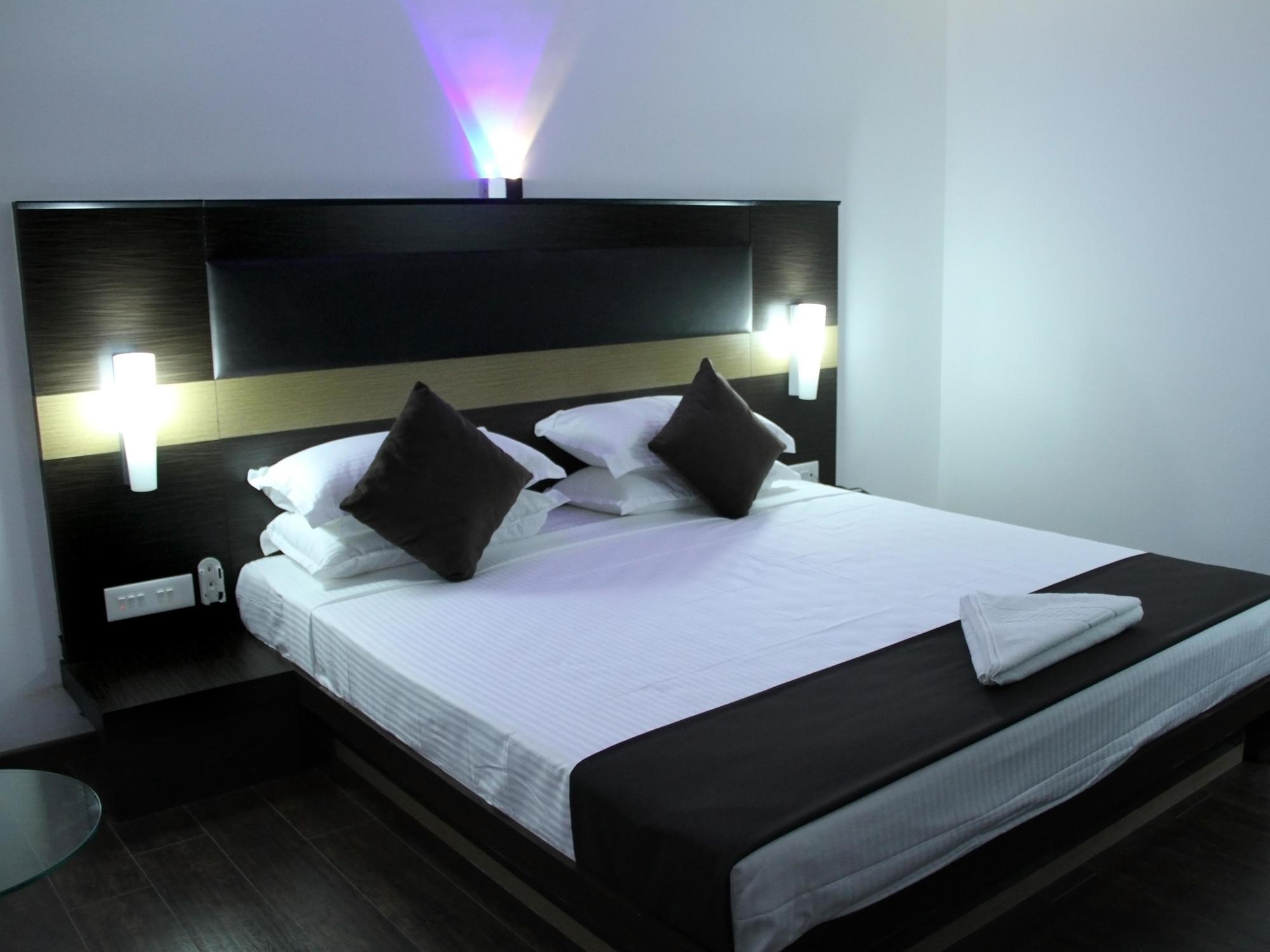Hotel The Home Tirupur Kültér fotó