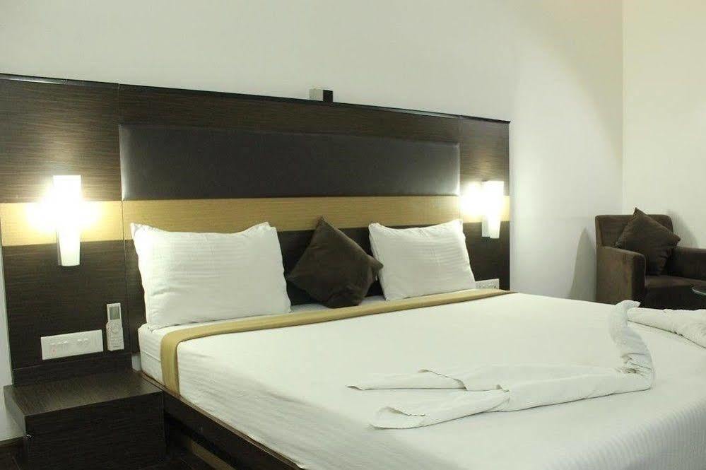 Hotel The Home Tirupur Kültér fotó