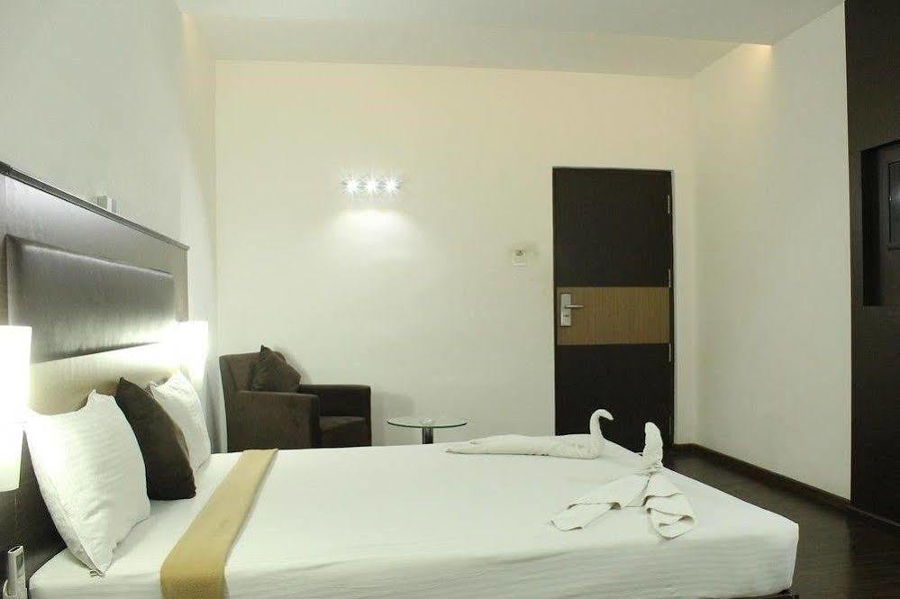 Hotel The Home Tirupur Kültér fotó