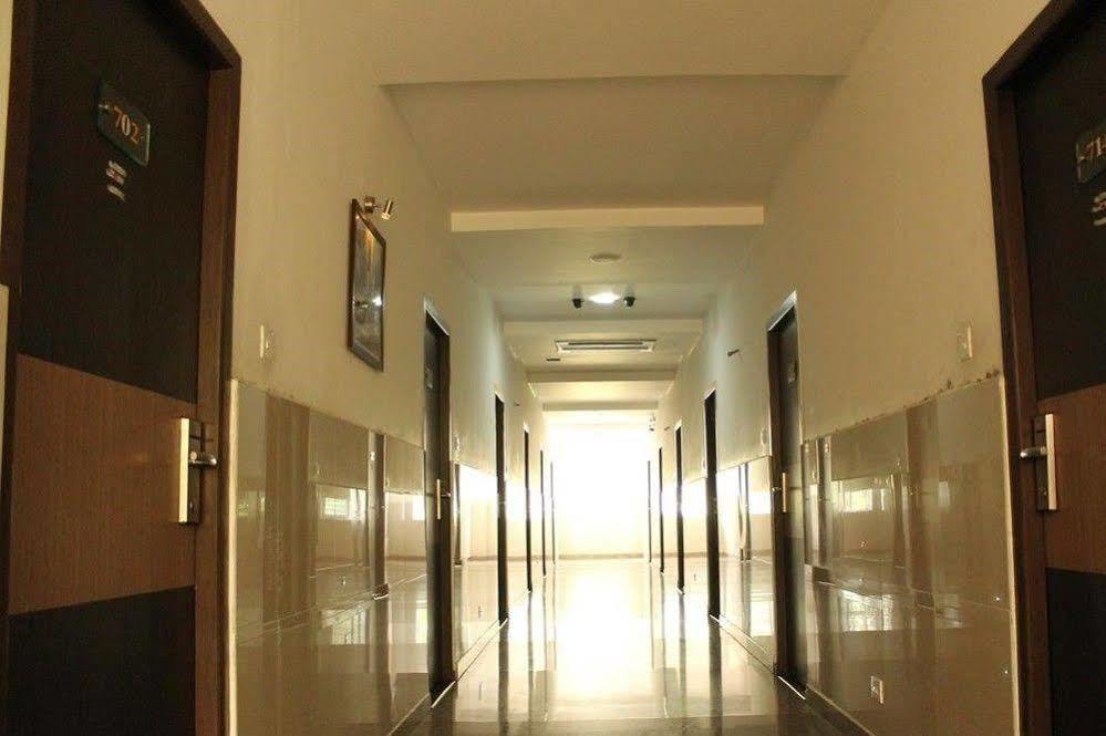 Hotel The Home Tirupur Kültér fotó